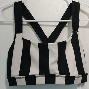 Lululemon sports top size 6